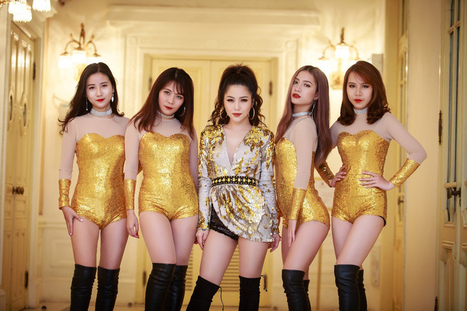 Em gái mưa phá kỷ lục 10 năm, Hương Tràm choáng ngợp không tin được